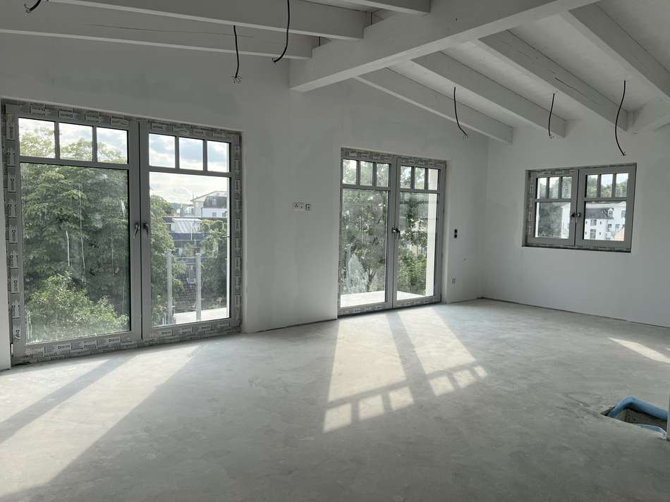 DG-Wohnung m. Balkendecke
