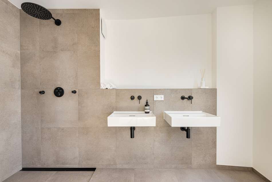 Großzügiges Duschbad Wohnung 