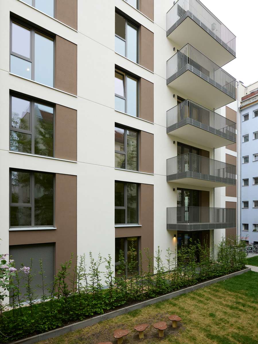 fot8610 ne klein.jpg