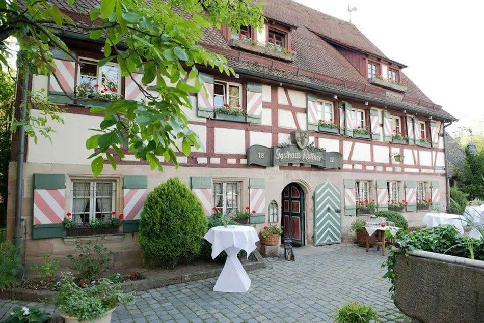 aufenansicht-gasthaus.jpg